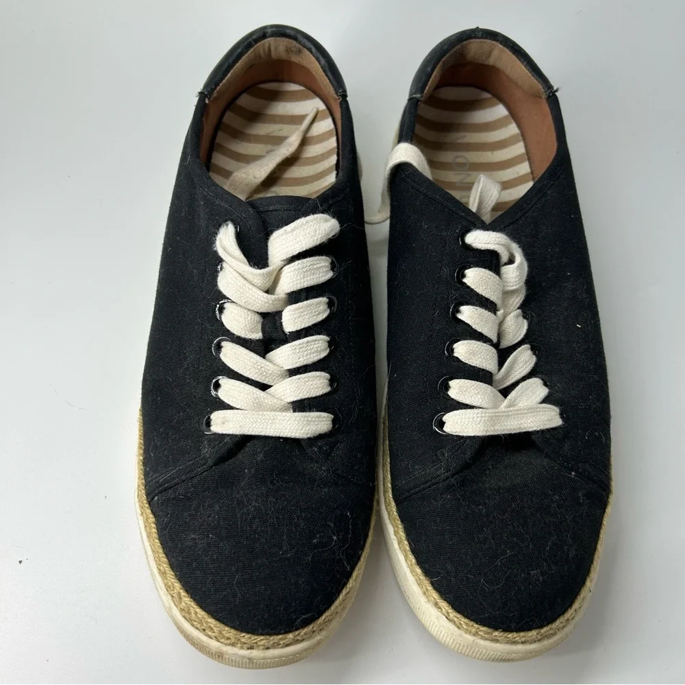 Vionic Black and White Women's Sneakers - Picture 2 of 8